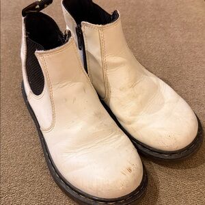 Dr. Martens Kids White and Black Boots Size 1 (TD)